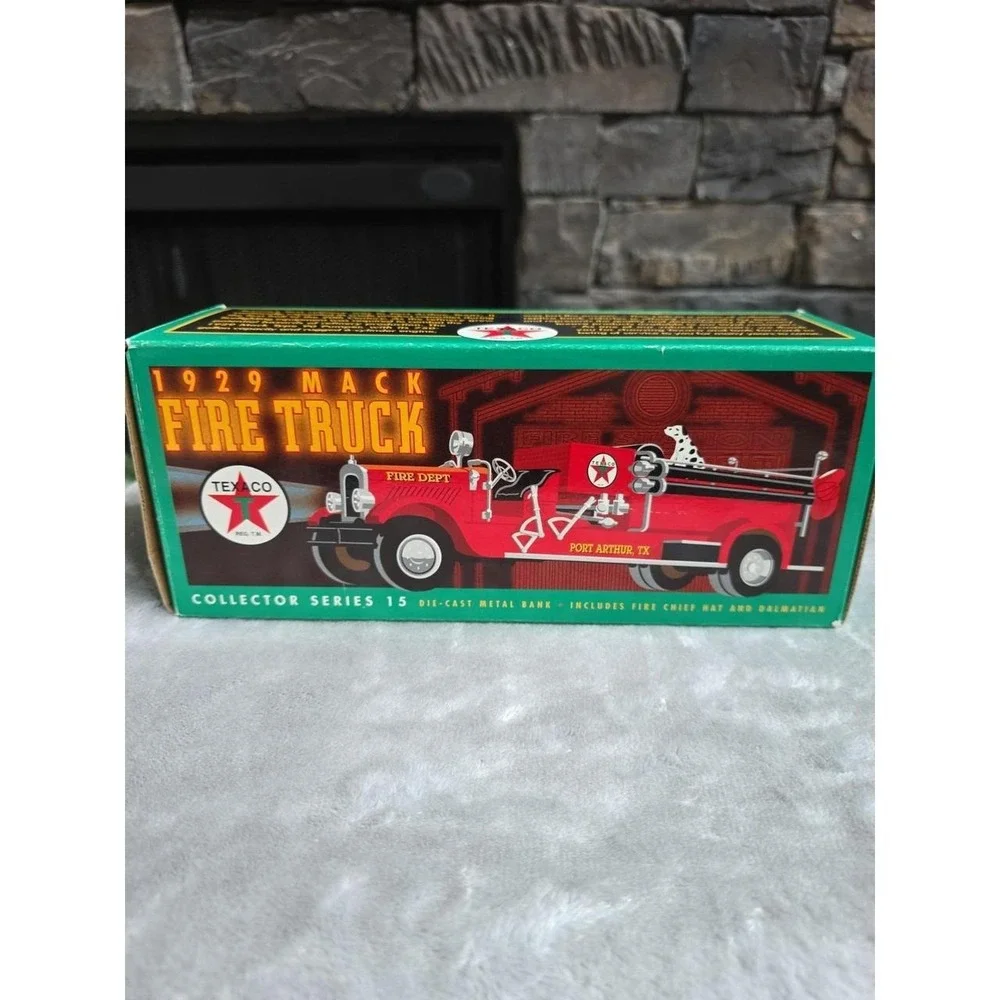ERTL 1929 Mack Fire Truck Texaco Diecast Metal Bank Collector Series #15 NIB